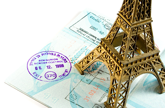 フランス新婚旅行のパスポートとビザ